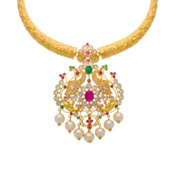 Timeless Beauty: Adorn Your Neck with a Stunning Gold Necklace