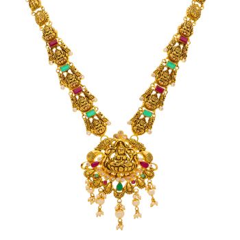 Elevate Your Presence with a Stunning Necklace